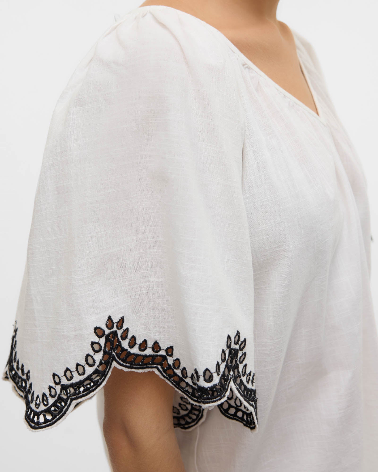VMDIANA EMBROIDERED TOP